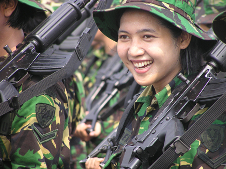 Foto-Foto Tentara Wanita Seksi Seluruh Dunia - Kaskus -